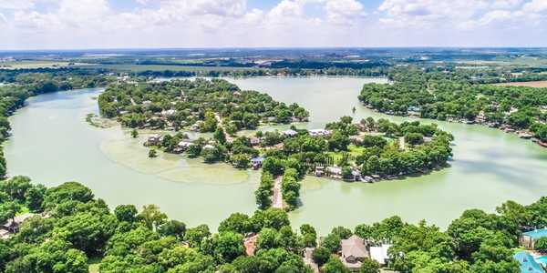 Treasure_Island_Lake_McQueeney.jpg